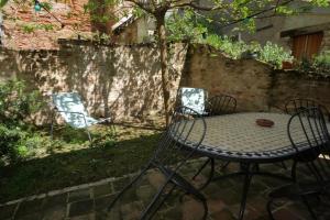 B&B / Chambres d'hotes La lauze et l'anguille : photos des chambres
