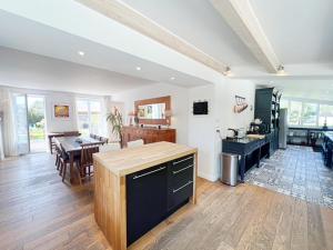 Maisons de vacances Superbe villa a 2 pas de la mer ! : photos des chambres