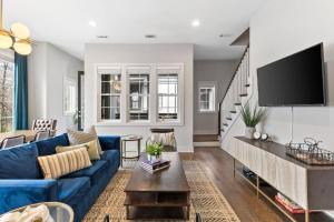 Modern Bliss with Garage by 12 South Restaurants and 2 miles Broadway