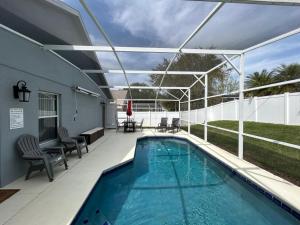 4 bed pool home close to Disney