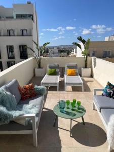 V86 - Chic Tigne Flat by the Sea