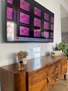 V86 - Chic Tigne Flat by the Sea