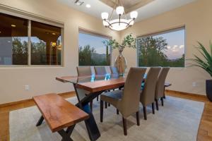 Hot Property Foothills Heated Pool Spa Sleeps16plus