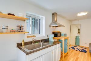 5 Mi to Dtwn Los Angeles Apt with Outdoor Space!