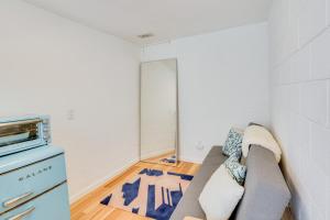 5 Mi to Dtwn Los Angeles Apt with Outdoor Space!