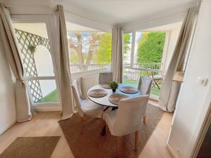 Appartements Appartement a 10 minutes a pied du centre ville avec parking prive et balcon : photos des chambres
