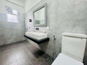 Queens Mount Glen Heights