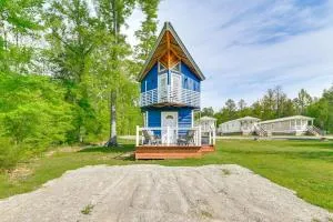 2 Mi to MSU Tiny Home with Furnished Deck! - Macon