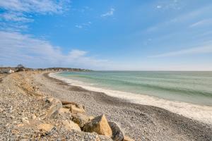 Walk to Rye Harbor State Park: Home w Ocean Views