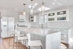 Walk to Rye Harbor State Park: Home w Ocean Views