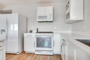 Walk to Rye Harbor State Park: Home w Ocean Views
