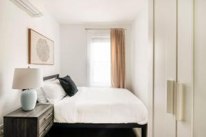 39-2 Renovated 3BR Prime Hudson Yards Area