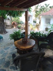 Lovely Cottage at La Ropa Beach