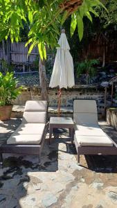 Lovely Cottage at La Ropa Beach