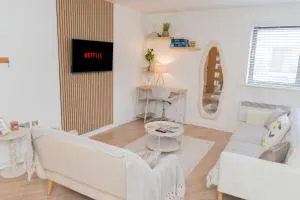 Italian style 2-bedroom apartment, near train station and city - 伍尔弗汉普顿