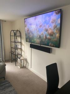 Double Room with Large Private Bathroom, Super Fast Wifi