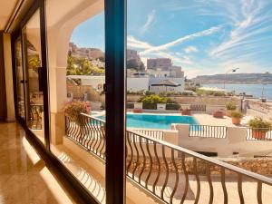 Seaview Octagon Villa with Private Pool