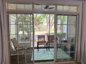 Stay Salty-Newly Renovated-Barefoot Resort, 2 Pools, 2 miles to beach