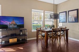 Welcoming 4 BR Sleeps 10 Guests WL2901