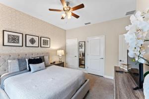 4 BR Bright Cozy at Storey Lake SL3113