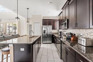 5BR Themed Bedrooms at Storey Lake SL4702