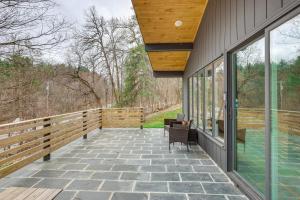 2 Mi to Hoosic River The Moss House with Deck!