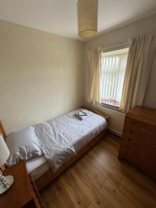 Oxford 3 Bedroom Detached House, with Large Garden and Private Parking