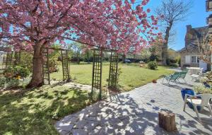 Maisons de vacances Gorgeous Home In Plelan-Le-Petit : photos des chambres