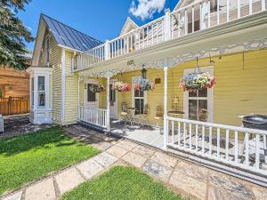 Historic 4 bedroom Victorian Home in Downtown Georgetown