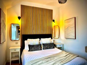 Tudor Hot Tub Family House