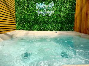 Tudor Hot Tub Family House