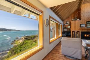 Idyllic Coastal Haven - Whale Watch in Depoe Bay!