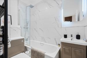 Rare Free Parking 2 Bed Central Apartment