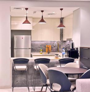 CaiCai Homes 1 BHK Nobles Tower Business Bay 5 min Drive to Dubai Mall - 4hvězdičkové hotely ve městě Dubaj