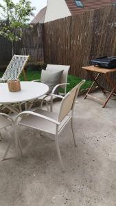 Maisons de vacances Maison Auguste - cosy - terrasse : photos des chambres