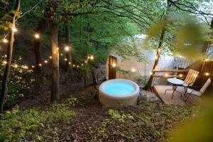 Glamping, Hot Tub & Projector by Nidumm Stay - Razvanje