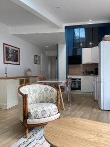 Plein centre Auray - Grand duplex 2 suites avec terrasse ensoleillée