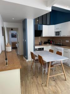 Appartements Plein centre Auray - Grand duplex 2 chambres avec terrasse ensoleillee : photos des chambres