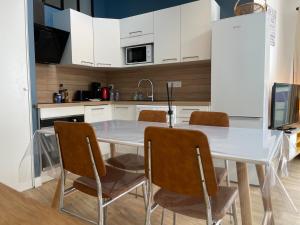 Appartements Plein centre Auray - Grand duplex 2 chambres avec terrasse ensoleillee : photos des chambres