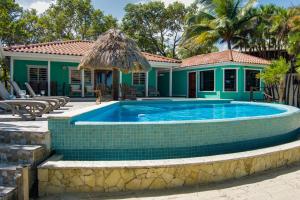 6-Guest Beachfront Oasis w Private Pool