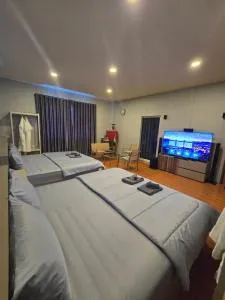 Chaba 4 family - Ban Khao Kariang (1)