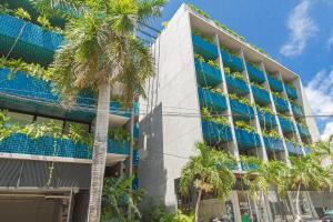 Vibrant Studio Near 5th Avenue