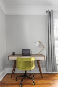 Luxury 1 Bed Downtown Columbia Upstairs