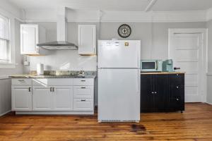 Luxury 1 Bed Downtown Columbia Upstairs