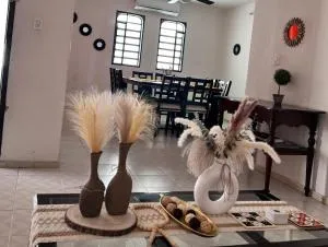 Casa Leonor. 2 cuartos, 2 baños, Cocina, cochera. - Tikuch