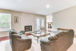 Charlotte Vacation Rental with Private Hot Tub! - 马修斯