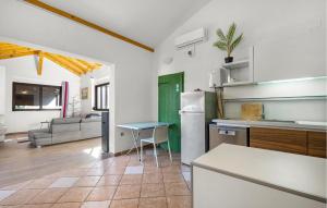 2 Bedroom Nice Home In Jezera