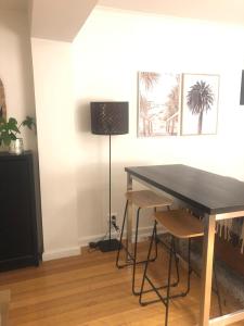 Great St Kilda location with free parking onsite
