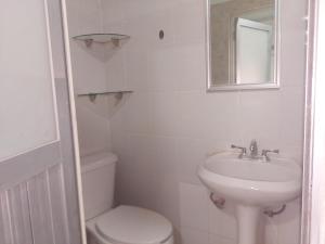 2 recámaras entrada independiente todos los servicios