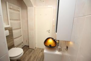 Apartments by the sea Punat, Krk - 24183